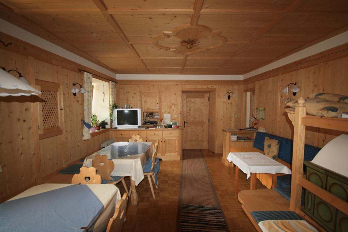 Haus Schmiedhofer Bed & Breakfast Villabassa Exterior photo