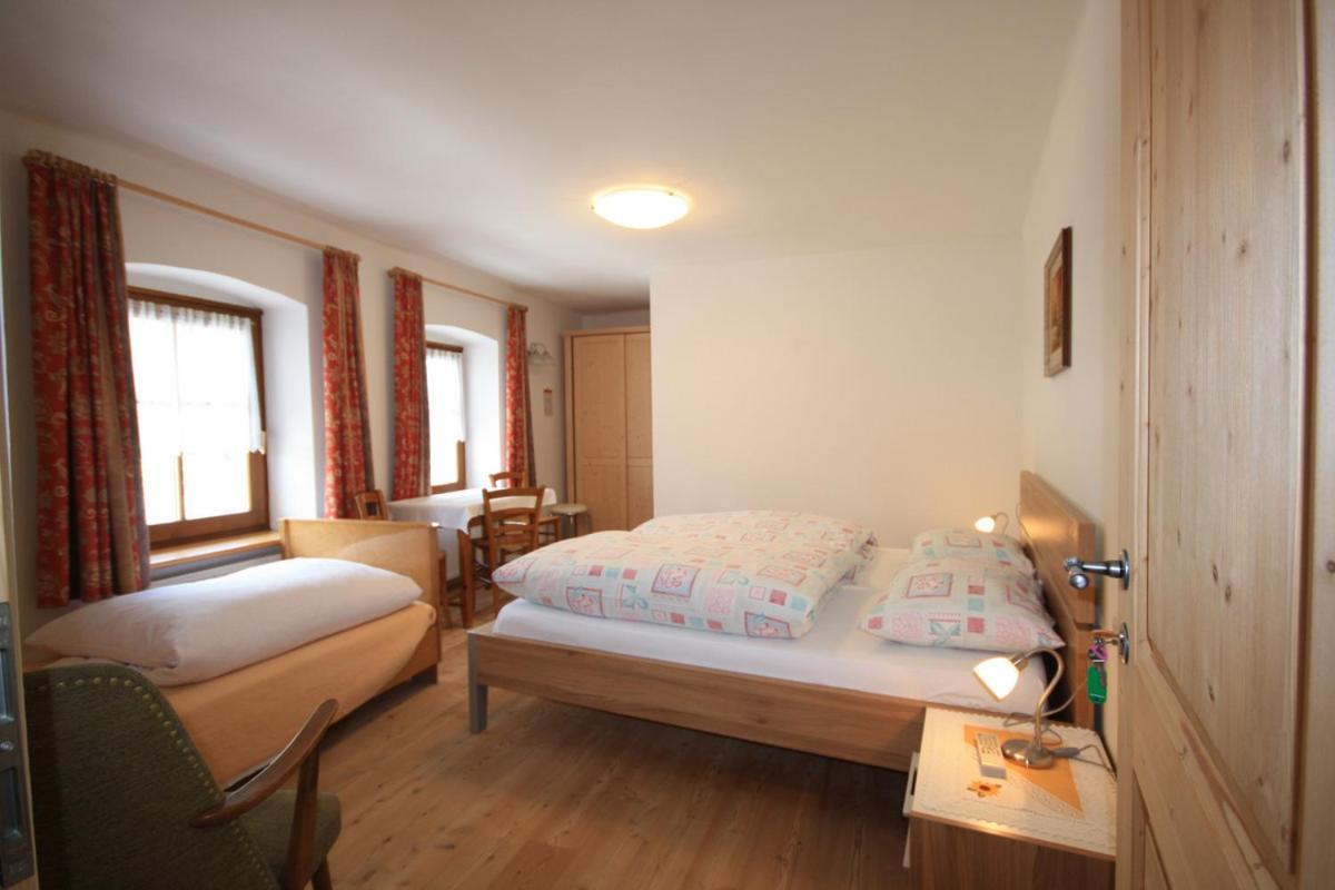 Haus Schmiedhofer Bed & Breakfast Villabassa Exterior photo