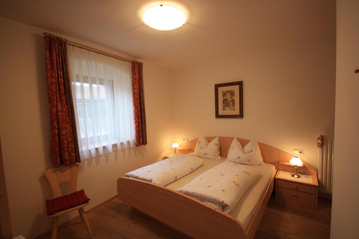 Haus Schmiedhofer Bed & Breakfast Villabassa Exterior photo
